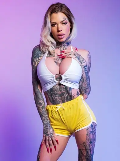 18 her husband shares her 2025 , 7starHD0