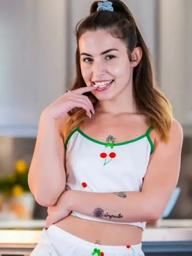 18 breaking into hot lesbian pussy 2026